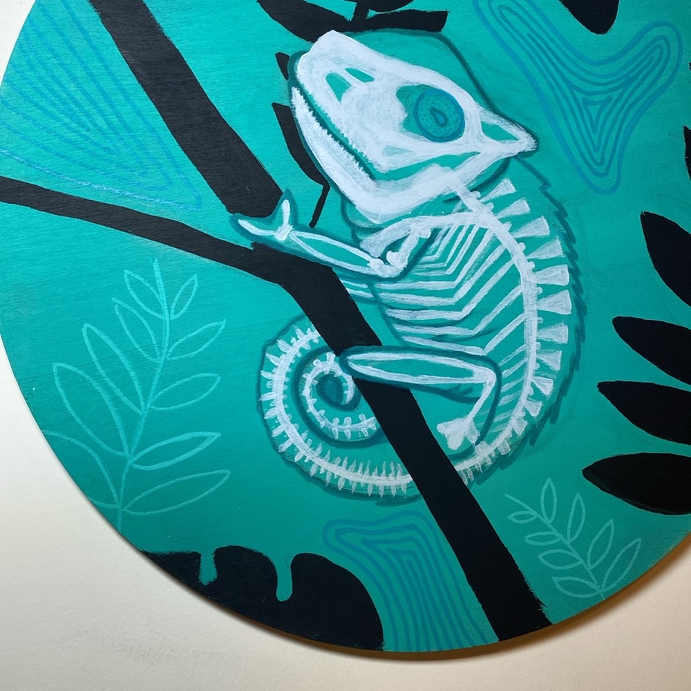 🎁 | Chameleon Skeleton Wooden Hanging Sign 11.5in hand painted original - Picture 9 of 11